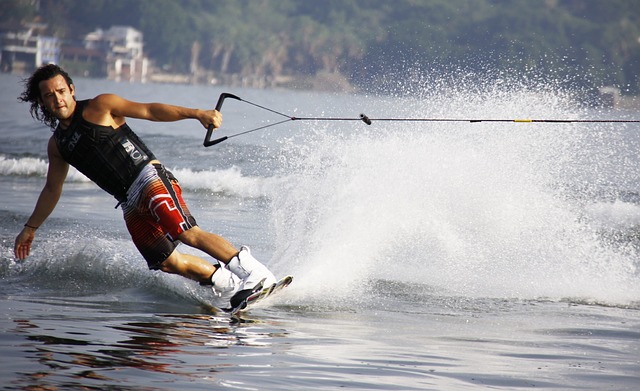 wakeboard na jezeře
